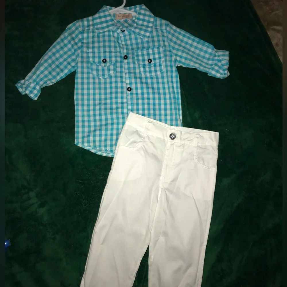 Nice outfit for boys size 4T. Both - Picture 1 of 5